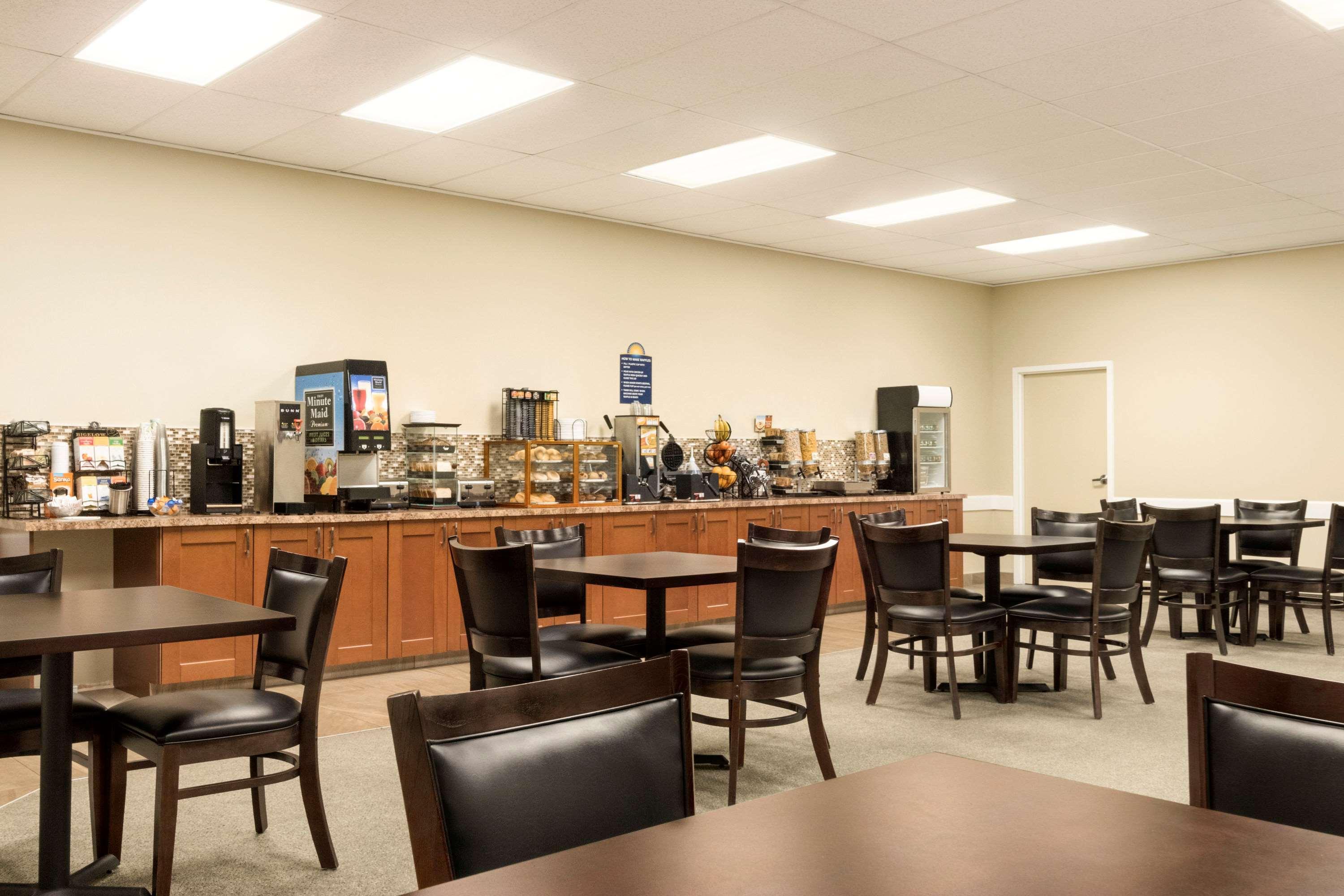 Days Inn By Wyndham Cranbrook Conference Centre מראה חיצוני תמונה