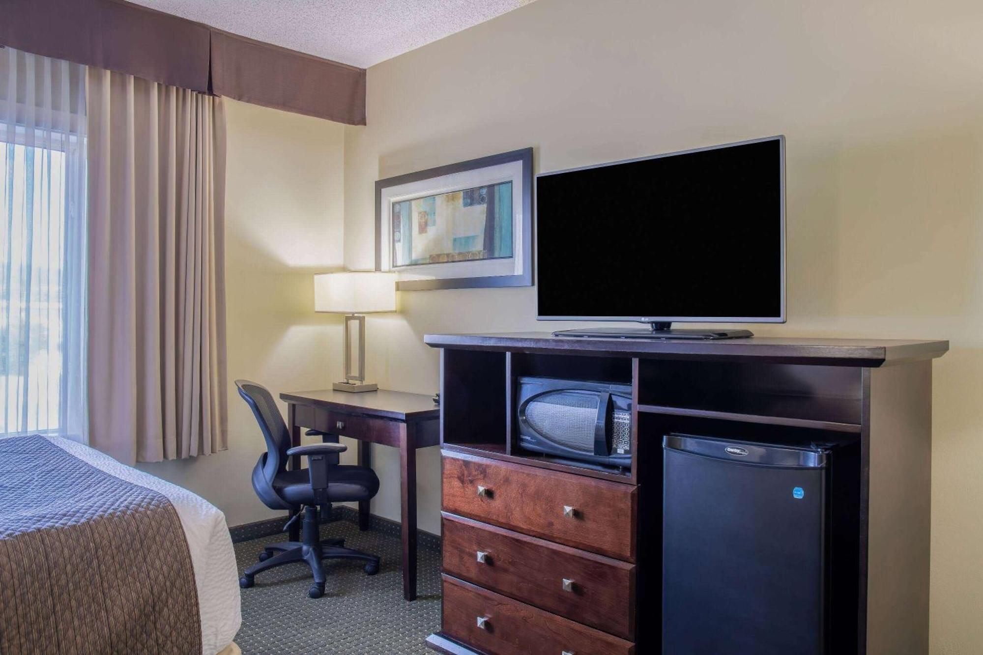 Days Inn By Wyndham Cranbrook Conference Centre מראה חיצוני תמונה