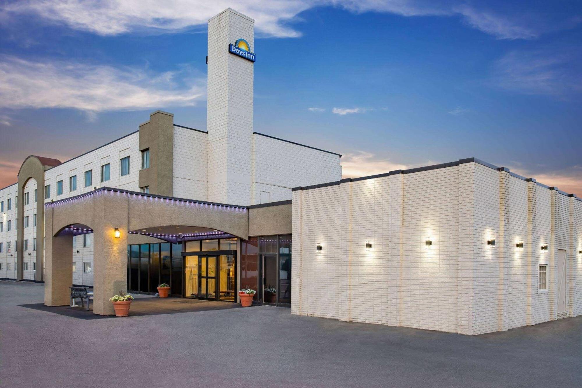 Days Inn By Wyndham Cranbrook Conference Centre מראה חיצוני תמונה